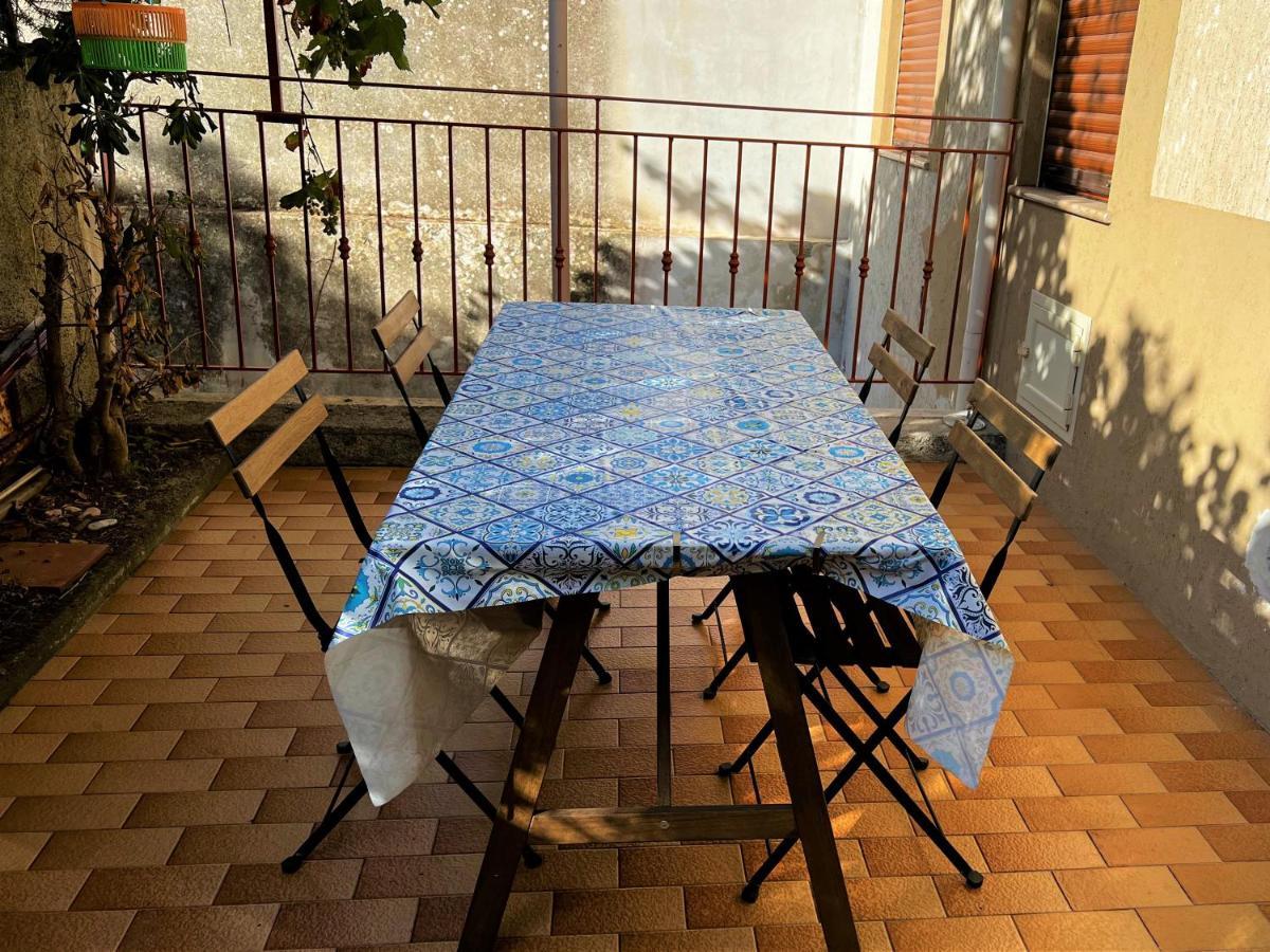 Casa Grazia Santa Teresa Di Riva Exterior foto